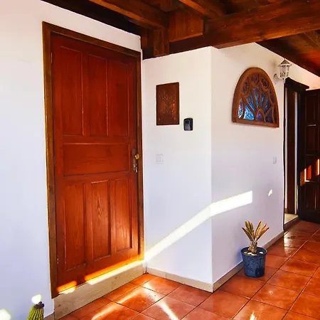 Lucia - Sol De Adu Apartment